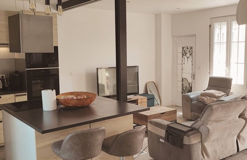 Rosny-sous-Bois Casa | Comfortable air-conditioned house with large garden 10 km from JO