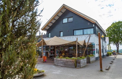 Municipality of Gulpen-Wittem Chalet De Esquí | Comfortable Air-conditioned Chalet in Limburg