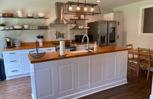 North Charleston Casa | Comfortable and elegant 3 bedroom home with King Bed master suite.