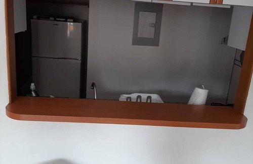 Financial District Apartamento | Comfortable and city-centered location 1-Bedroom rental unit w/ indoor fireplace