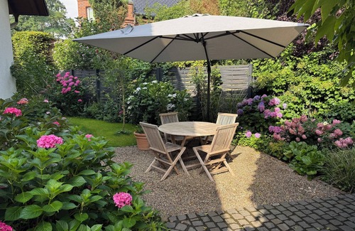 Sankt Augustin Apartamento | Comfortable and quiet apartment in a great location with parking space