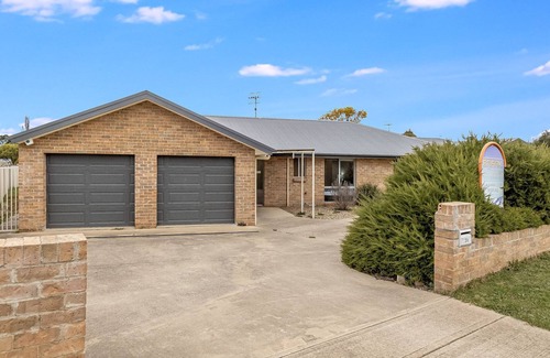 Berridale Casa | Comfortable and spacious 4 Bedroom, 3 Bathroom open plan home in Berridale