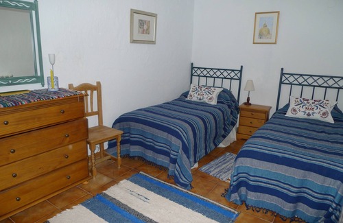 Iznajar Otro | Cómoda y espaciosa casa de campo tradicional con vista espectacular y premio.