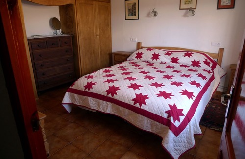 Iznajar Otro | Cómoda y espaciosa casa de campo tradicional con vista espectacular y premio.
