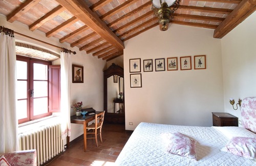 Monteriggioni Apartamento | Comfortable apartment in Villa, with courtyard, swimming pool and garden