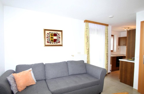 Liebenfels Apartamento | Comfortable apartment with large balcony and pool
