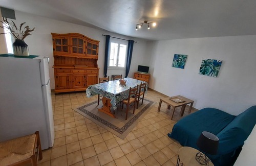 Balazuc Casa | En Balazuc (pueblo clasificado): 4 p gite + piscina y río!