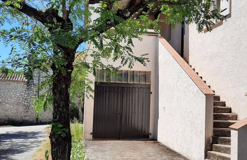 Balazuc Casa | En Balazuc (pueblo clasificado): 4 p gite + piscina y río!