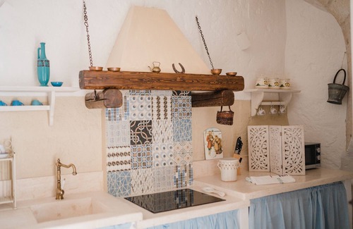 Centro Storico Apartamento | Cómodo apartamento cerca del mar en el centro de Monopoli, Puglia WI-FI GRATUITO