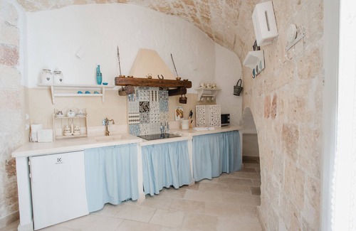 Centro Storico Apartamento | Cómodo apartamento cerca del mar en el centro de Monopoli, Puglia WI-FI GRATUITO