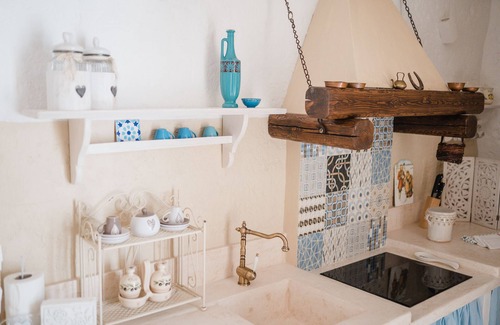 Centro Storico Apartamento | Cómodo apartamento cerca del mar en el centro de Monopoli, Puglia WI-FI GRATUITO
