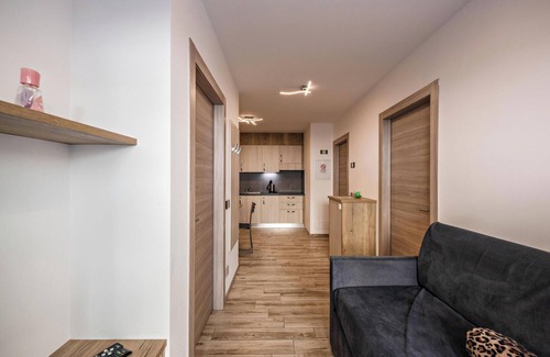 Predazzo Apartamento | Cómodo apartamento "Vacanze Arcobaleno - Verde" con vistas a la montaña