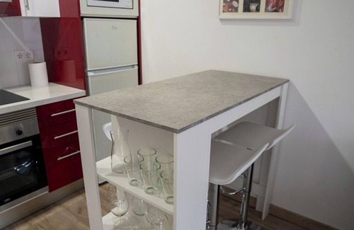 Barajas Apartamento | Comfortable apartment near Airport by beBalmy