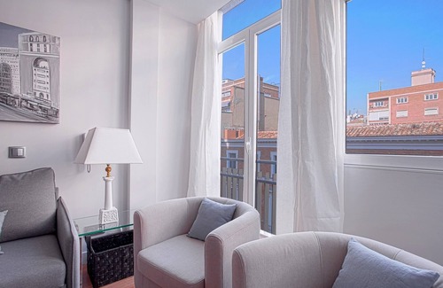 Jeronimos Apartamento | Comfortable Apartment near Retiro Park. Retiro III