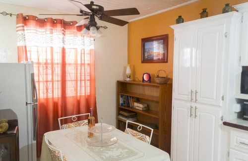 Maynards Casa | Cómoda cabaña frente al mar, comodidades completas, terraza fabulosa con vistas a la playa