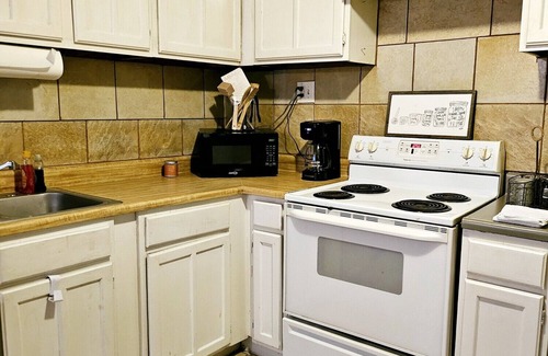 Lakehills Casa | Comfortable Bed Peaceful Area Nature Deer Stars