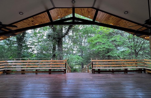 Mill Spring Cabina | Comfortable cabin in the mountains of North Carolina, located near TIEC.