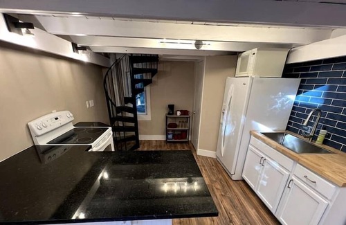West Olive Cabina | Comfortable Cabin in Wooded Setting, Close to Lake