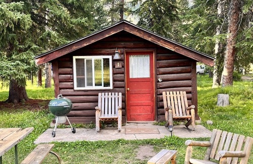 Cooke City-Silver Gate Cabina | Comfortable Cabin next to Yellowstone National Park