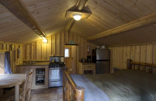 Cooke City-Silver Gate Cabina | Comfortable Cabin next to Yellowstone National Park