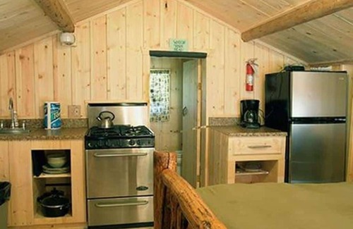 Cooke City-Silver Gate Cabina | Comfortable Cabin next to Yellowstone National Park