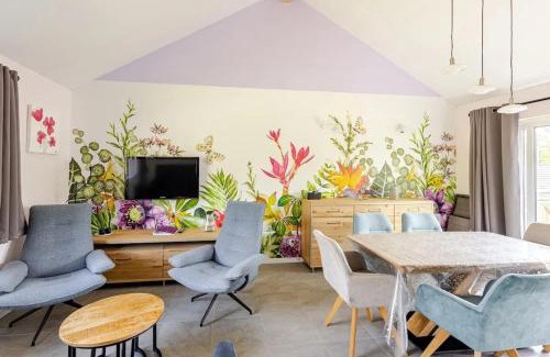 Somme-Leuze Chalet De Esquí | Comfortable chalet in Somme-Leuze with pétanque court