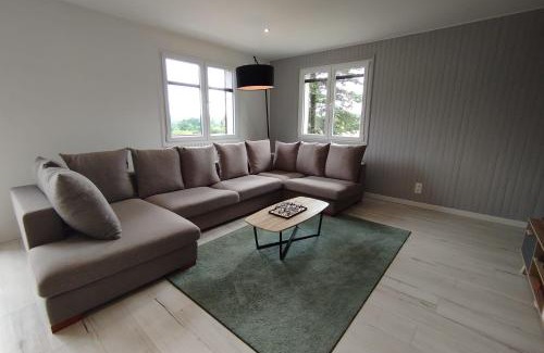 Nances Chalet De Esquí | Comfortable Chalet - View of Lake Aiguebelette