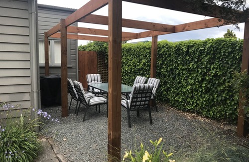 Ngongotaha Casa | Cómoda casa de personajes cerca del lago Rotorua, wifi rápido, Netflix gratis.