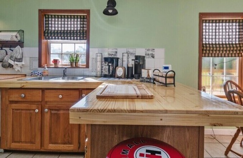 Robbinsville Casa | Comfortable, Charming and Spacious Home
