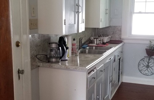 Ottawa Apartamento | Comfortable, charming 2 bedroom upper duplex in Toledo, Ohio.