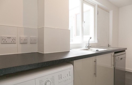 Crawley Apartamento | Comfortable Contractor House Gatwick: sleeps 6+