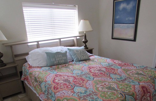 Pensacola Beach Cabaña | Comfortable Cottage a Block Away from Beach