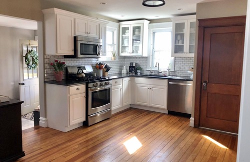 Witmer Casa | Comfortable Craftsman Getaway! 4 Bedrooms, close to Dutch Wonderland!