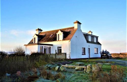 Benbecula Casa | Comfortable detached 4 bedroomed holiday home