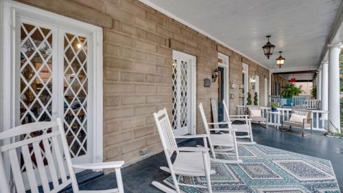 Historic Downtown Savannah Cama Y Desayuno | Comfortable Escape in Historic Downtown Savannah