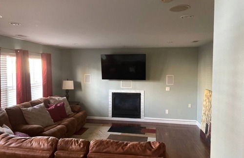 Cheyenne Meadows Casa | Comfortable family home close to Ft. Carson and World Arena.