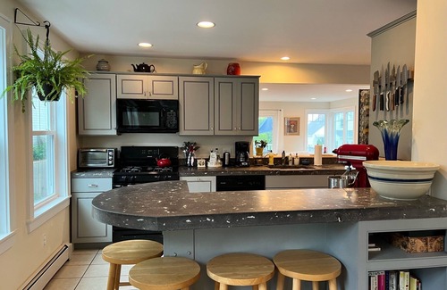 Loveitts Field Casa | Comfortable, family-friendly home just steps from Willard Beach!