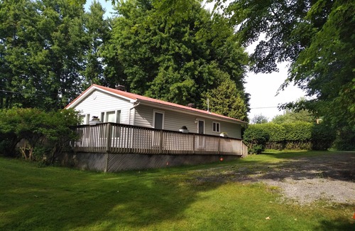 Rideau Lakes Cabaña | Comfortable family cottage on Big Rideau Lake