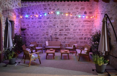Chauffailles Casa | Comfortable family estate in the countryside with jacuzzi, 15 people maximum.