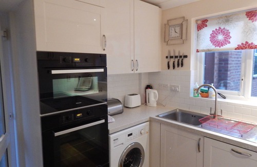 Cherry Hinton Casa | Comfortable Family Stay With Parking and Gardens