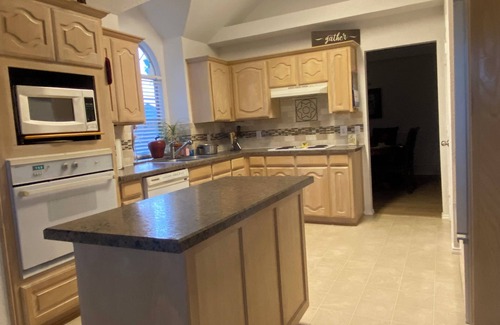 Burleson Casa | Comfortable, FULLY furnished 3 Bedroom Home on Burleson Cul-De-Sac