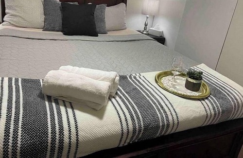 Riverside Casa | Comfortable Getaway, Business class, fast wifi