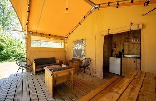 Borger Casa | Hermosa tienda de safari con baño