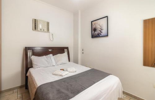 Santos Apartamento | Comfortable Gonzaga Apartament - Em 1 minuto a pé tá na PRAIA Gonzaga em Santos e no Shopping Balneário, 2 ar-condicionados, portaria 24 horas, elevador, 1 vaga carro Gratís, wi-fi Grátis, enxoval Gratuito, PRAIA Santos Gonzaga, Bicicleta disponí