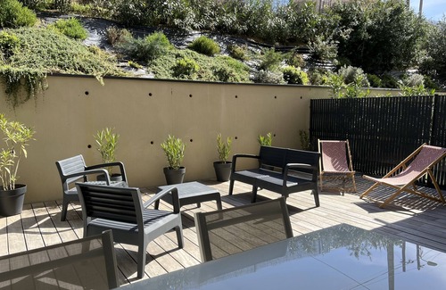 Cargese Apartamento | Cómodo apartamento con terraza y jardín.
