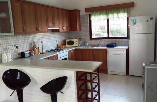 Bahceler Villa | Cómoda villa de vacaciones cerca del mar y la playa de arena, norte de Chipre. Fabuloso!