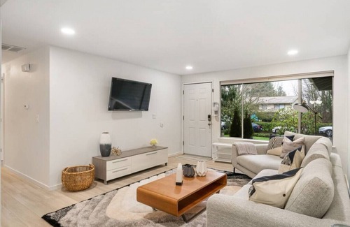 Juanita Casa | Comfortable Home for Family with Remote Workplace