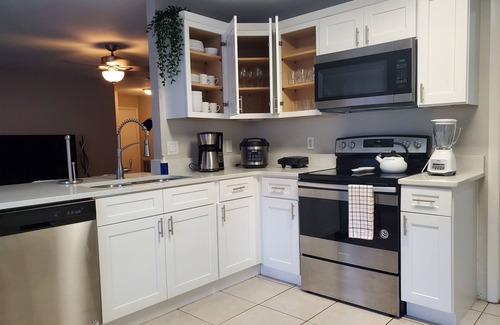 Orlando Casa | Comfortable home in a privileged area , JUST 7 MI to DISNEY PARKS!