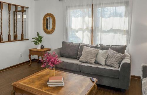Southeast Raleigh Casa | Comfortable home in Raleigh w big fenced backyard