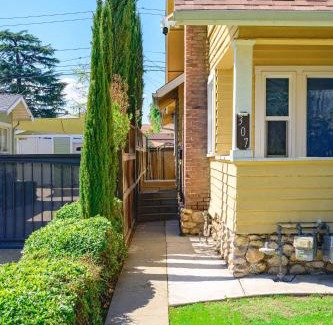 Alhambra Apartamento | Comfortable Home Near LA with Full Kitchen & Laundry